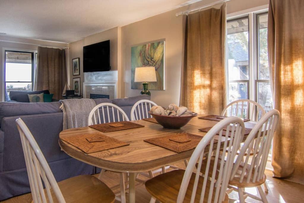 Pelican Point Unobstructed Beach Views Beach Access Out Back Door! Harbor Island Exterior photo