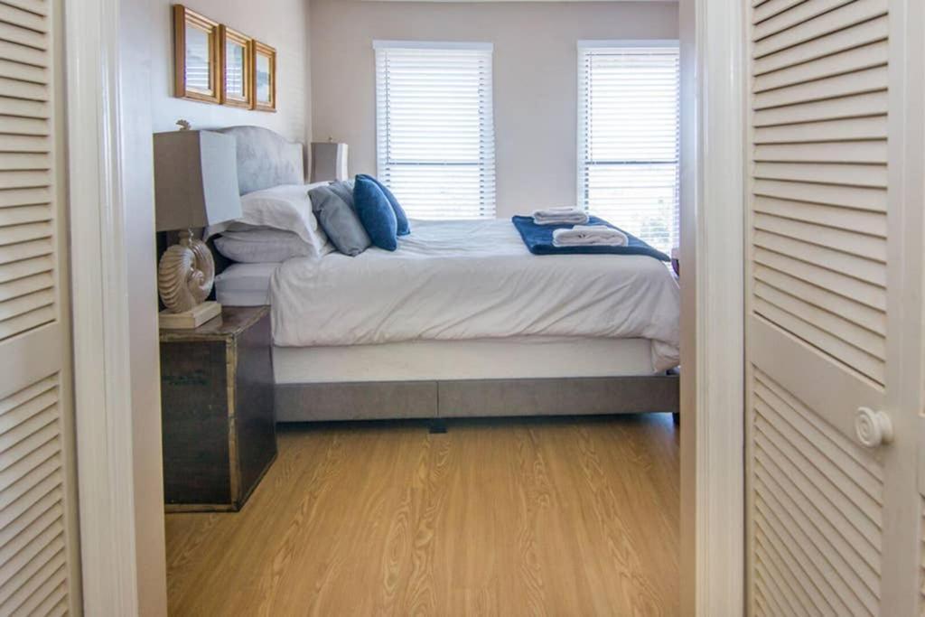 Pelican Point Unobstructed Beach Views Beach Access Out Back Door! Harbor Island Exterior photo