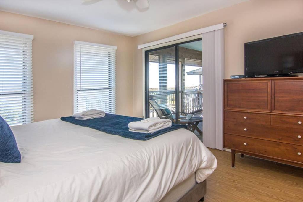 Pelican Point Unobstructed Beach Views Beach Access Out Back Door! Harbor Island Exterior photo