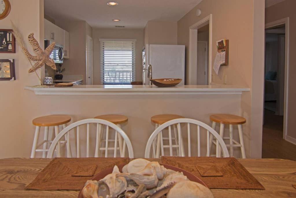Pelican Point Unobstructed Beach Views Beach Access Out Back Door! Harbor Island Exterior photo